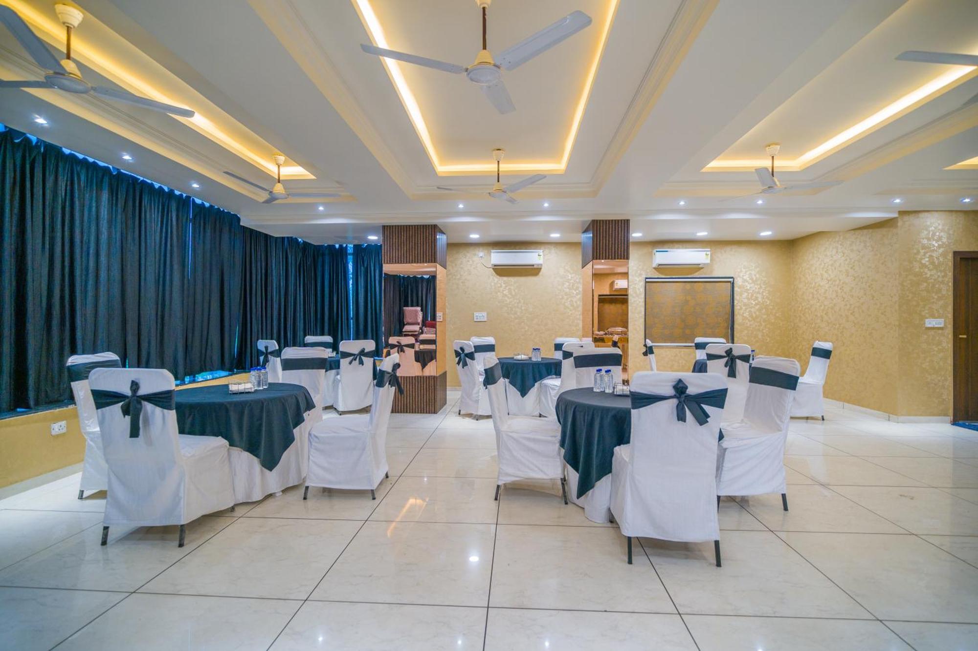 Hotel Kanha Shree By Cosmos Green Indore Dış mekan fotoğraf