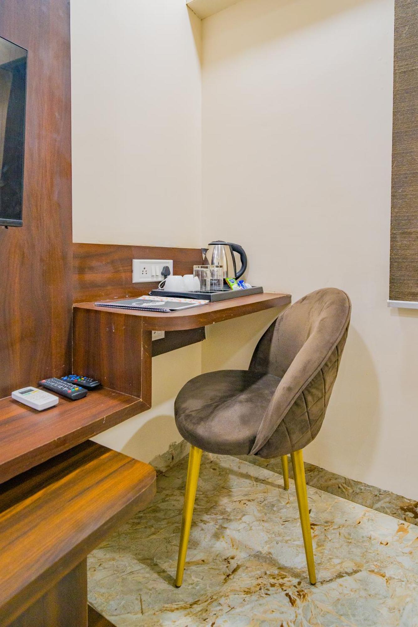 Hotel Kanha Shree By Cosmos Green Indore Oda fotoğraf